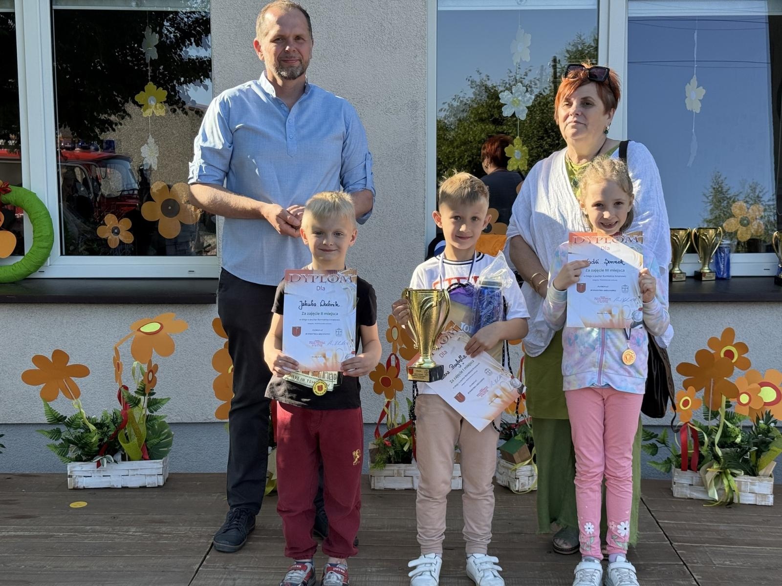 Zdjęcie w galerii na portalu naszraciborz.pl: Bieg uliczny o Puchar Burmistrza Krzanowic wiadomości z regionu