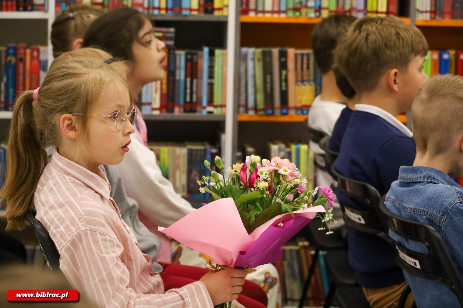 Zdjęcie w galerii na portalu naszraciborz.pl: Spotkanie z Joanną Olech w raciborskiej bibliotece wiadomości z regionu