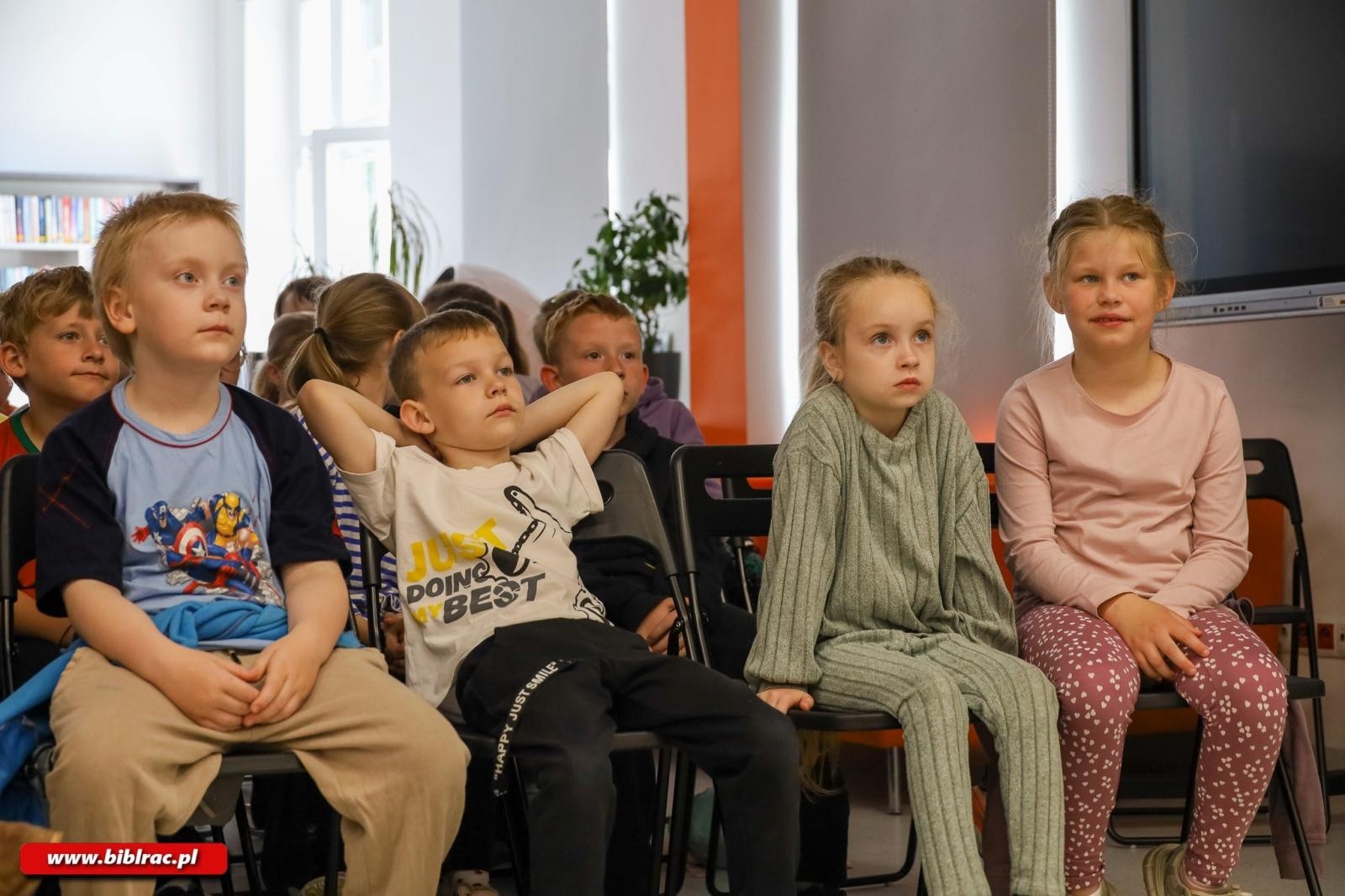 Zdjęcie w galerii na portalu naszraciborz.pl: Spotkanie z Joanną Olech w raciborskiej bibliotece wiadomości z regionu