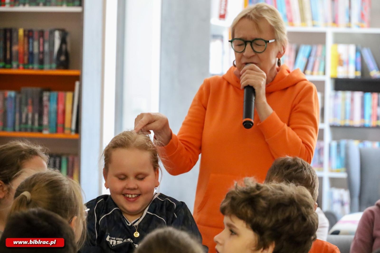 Zdjęcie w galerii na portalu naszraciborz.pl: Spotkanie z Joanną Olech w raciborskiej bibliotece wiadomości z regionu