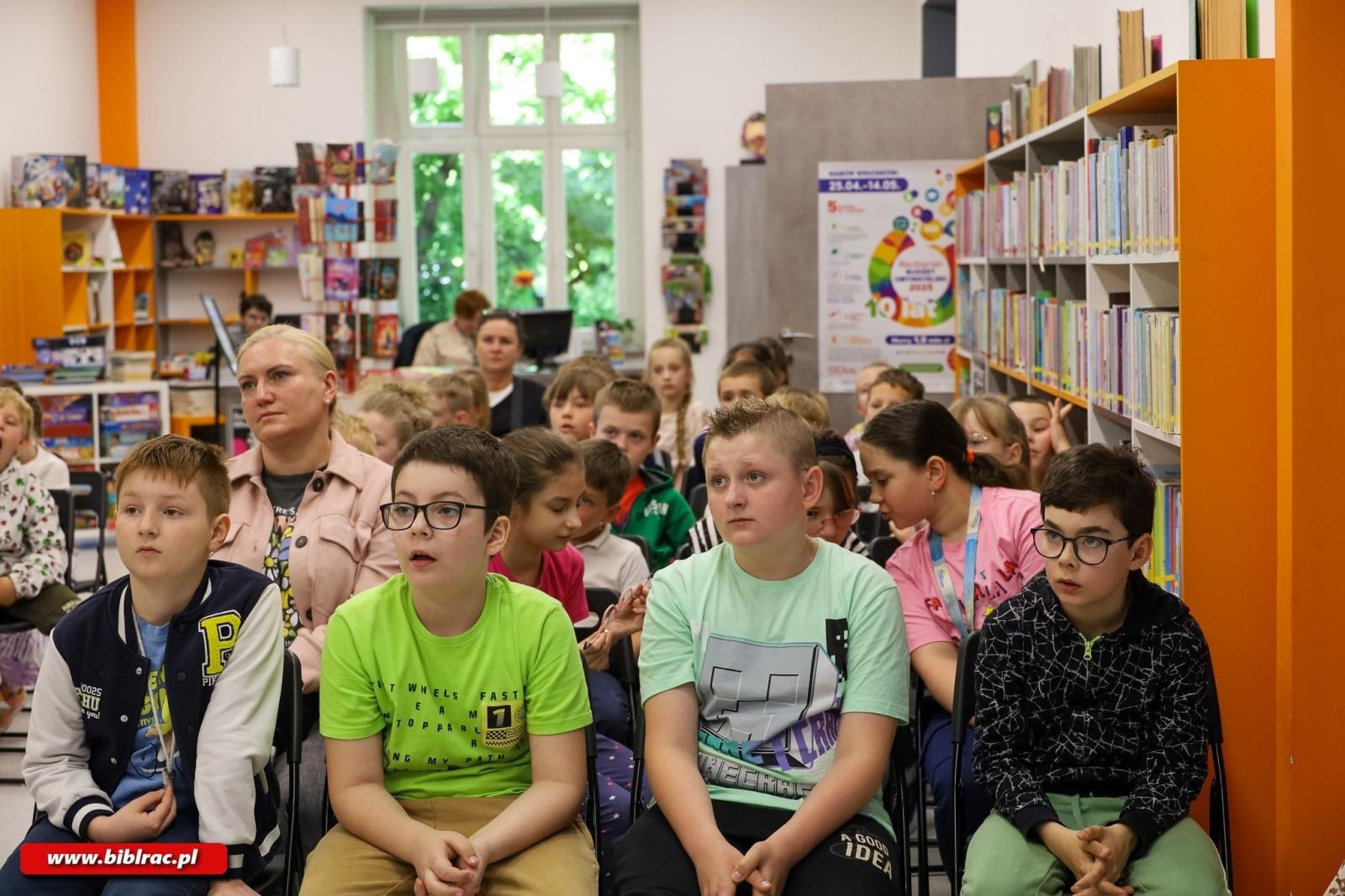 Zdjęcie w galerii na portalu naszraciborz.pl: Spotkanie z Joanną Olech w raciborskiej bibliotece wiadomości z regionu