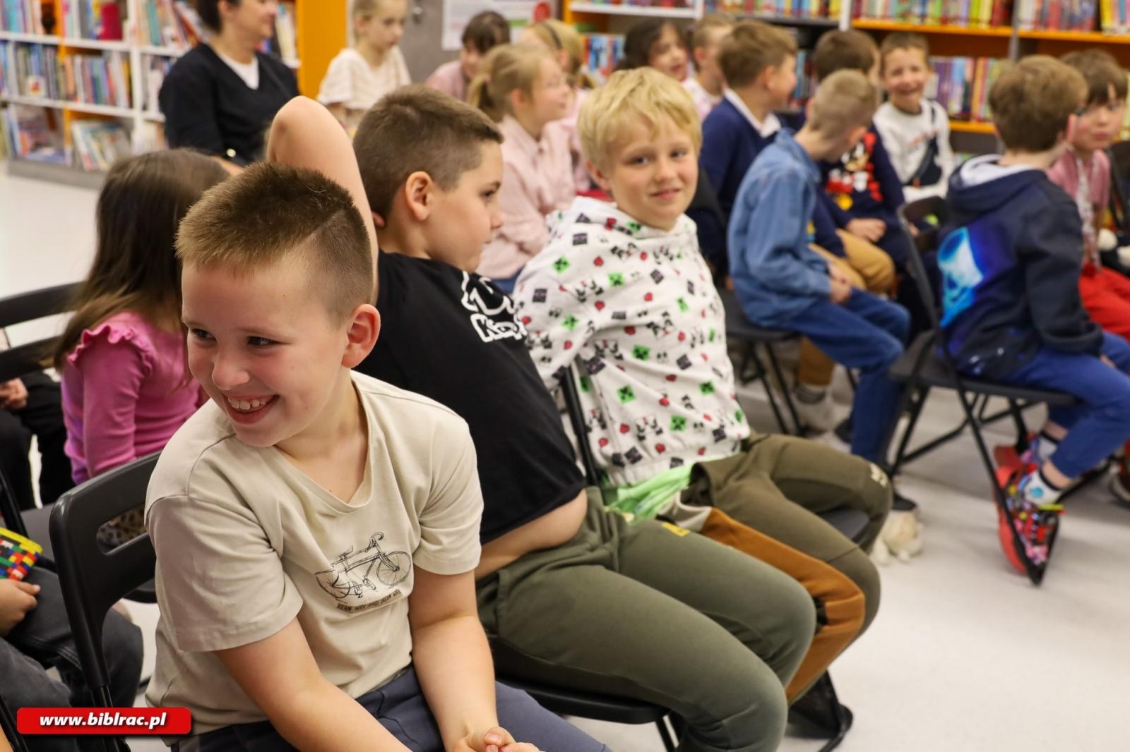 Zdjęcie w galerii na portalu naszraciborz.pl: Spotkanie z Joanną Olech w raciborskiej bibliotece wiadomości z regionu