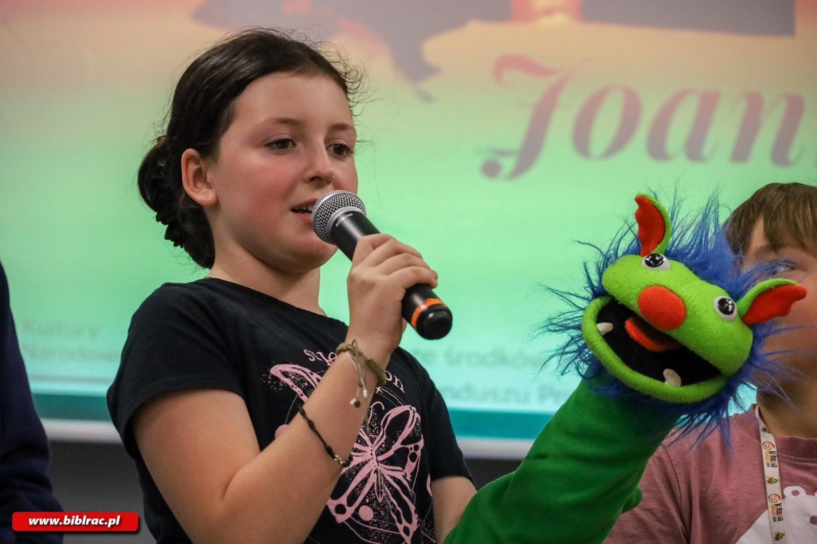 Zdjęcie w galerii na portalu naszraciborz.pl: Spotkanie z Joanną Olech w raciborskiej bibliotece wiadomości z regionu