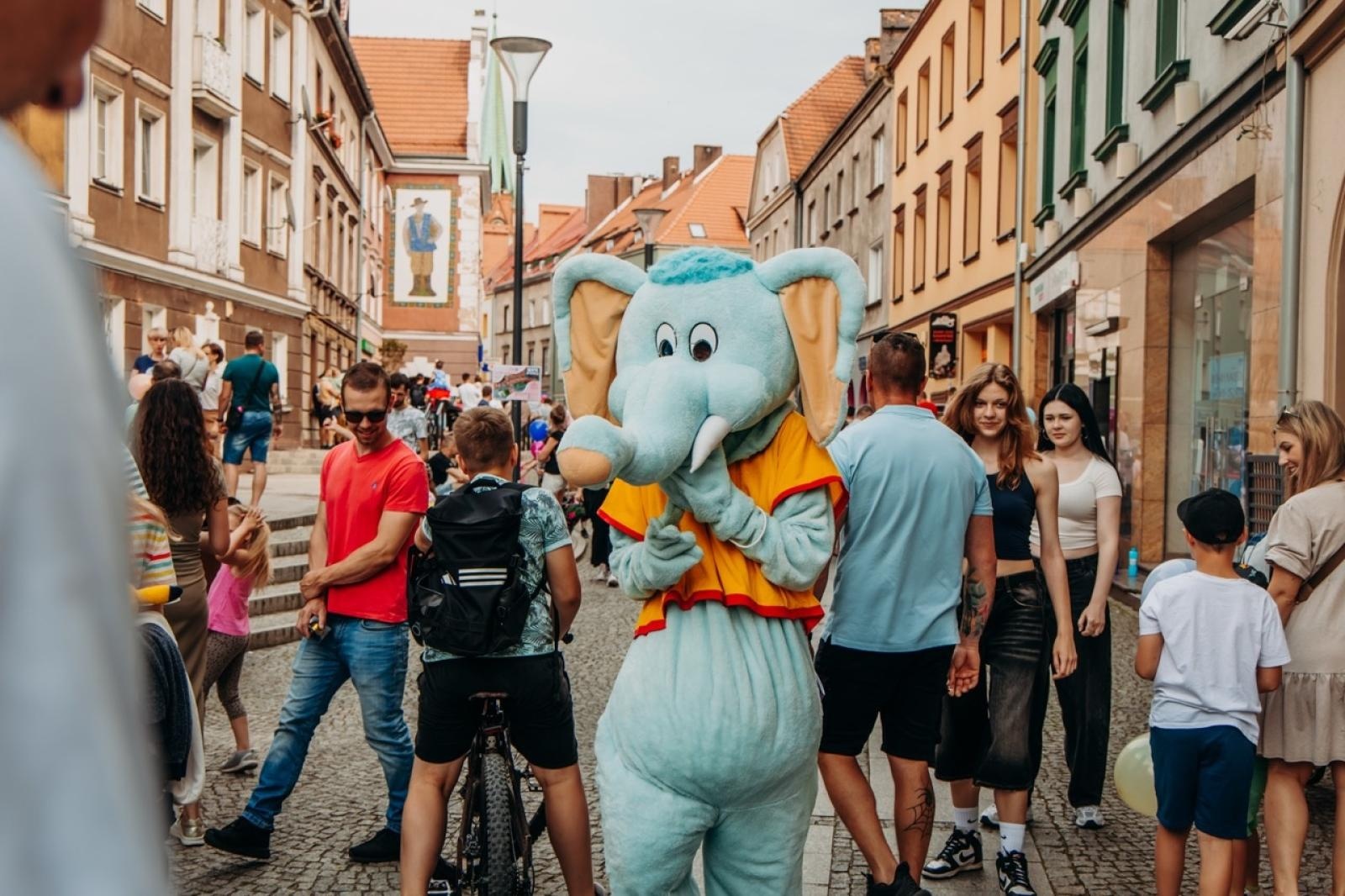 Zdjęcie w galerii na portalu naszraciborz.pl: Dzień Dziecka na Długiej. Przedsiębiorcy zapraszają wiadomości z regionu