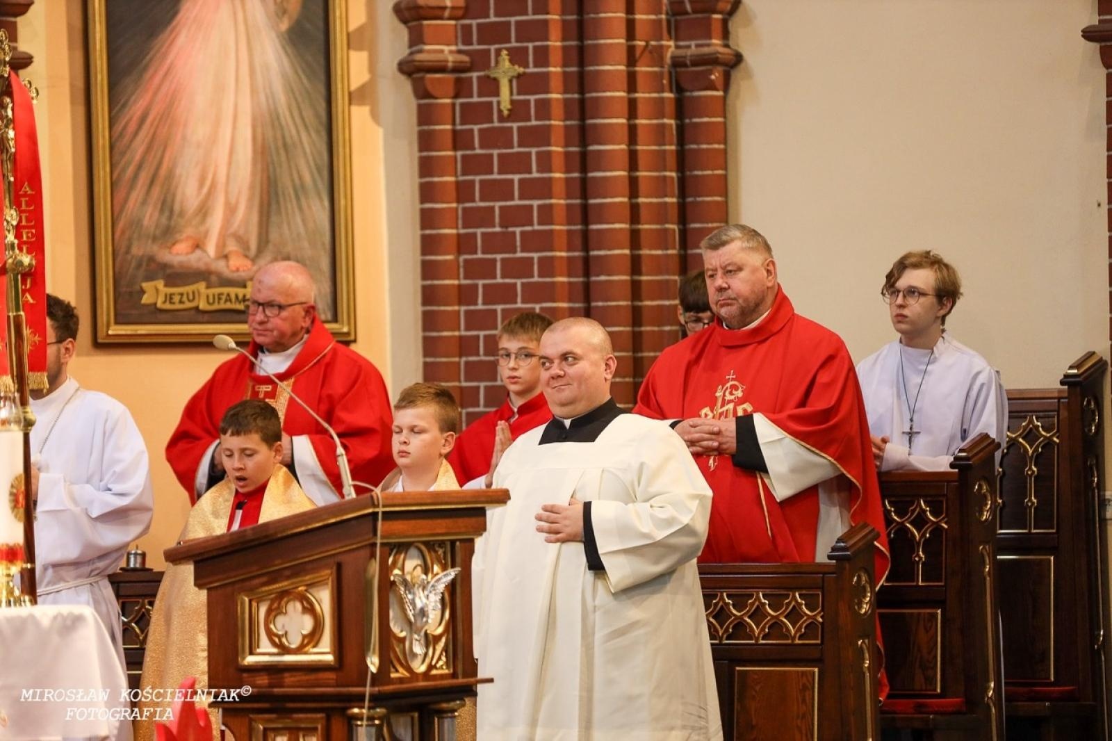 Zdjęcie w galerii na portalu naszraciborz.pl: Bierzmowania w Raciborzu. Uroczystości z udziałem biskupa Waldemara Musioła wiadomości z regionu