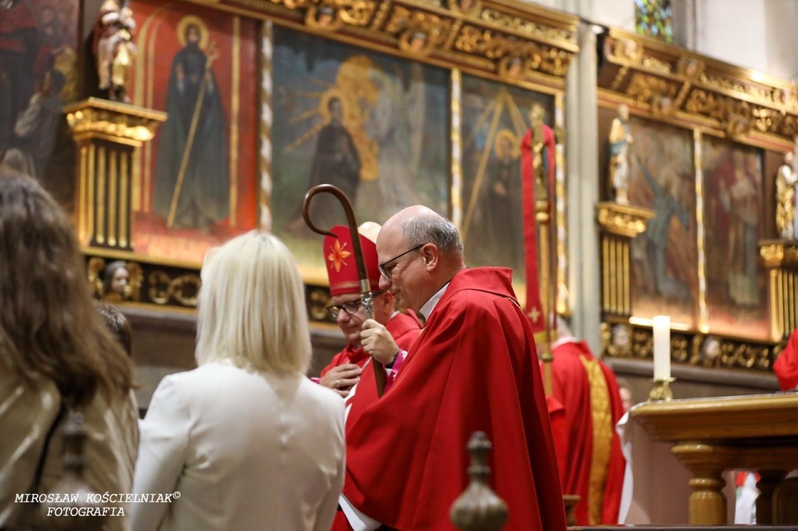 Zdjęcie w galerii na portalu naszraciborz.pl: Bierzmowania w Raciborzu. Uroczystości z udziałem biskupa Waldemara Musioła wiadomości z regionu