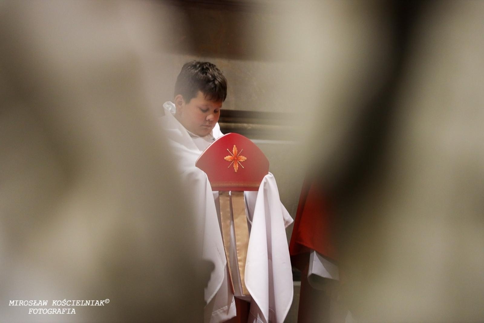 Zdjęcie w galerii na portalu naszraciborz.pl: Bierzmowania w Raciborzu. Uroczystości z udziałem biskupa Waldemara Musioła wiadomości z regionu