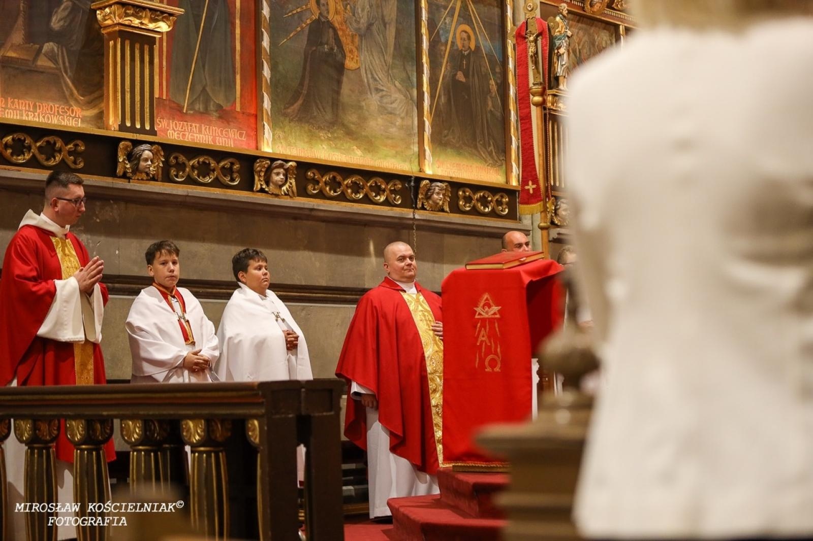 Zdjęcie w galerii na portalu naszraciborz.pl: Bierzmowania w Raciborzu. Uroczystości z udziałem biskupa Waldemara Musioła wiadomości z regionu