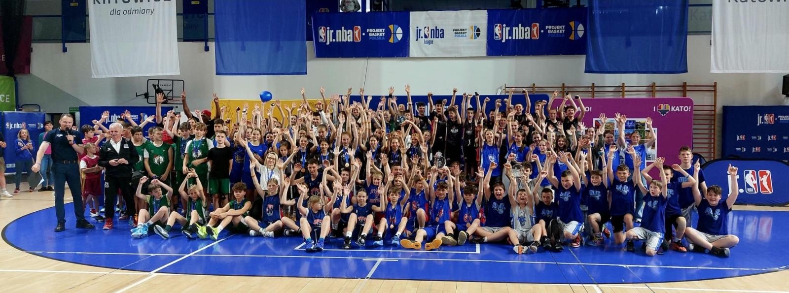 Zdjęcie w galerii na portalu naszraciborz.pl: Historyczny sukces zawodniczek MiniBasketball Racibórz wiadomości z regionu