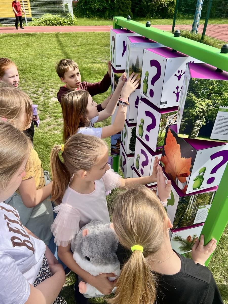 Zdjęcie w galerii na portalu naszraciborz.pl: Naukowy plac zabaw w SP 13 w Raciborzu rozwija kreatywność i ciekawość świata wiadomości z regionu
