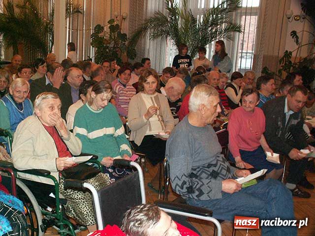 Zdjęcie w galerii na portalu naszraciborz.pl: Choinki nadziei wiadomości z regionu