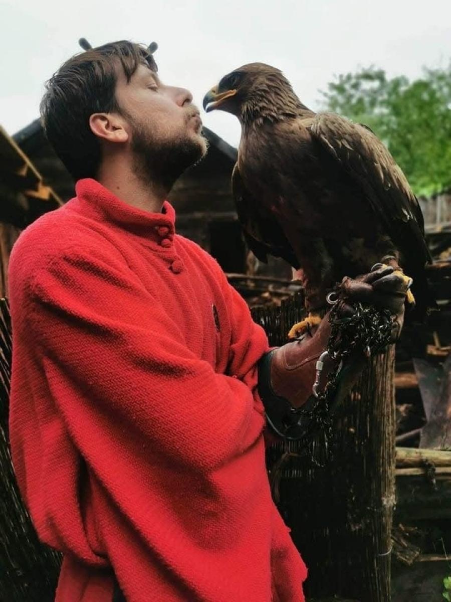 Zdjęcie w galerii na portalu naszraciborz.pl: Pokaz sokolniczy w programie Międzynarodowego Turnieju Rycerskiego na raciborskim zamku [ZAPROSZENIE] wiadomości z regionu