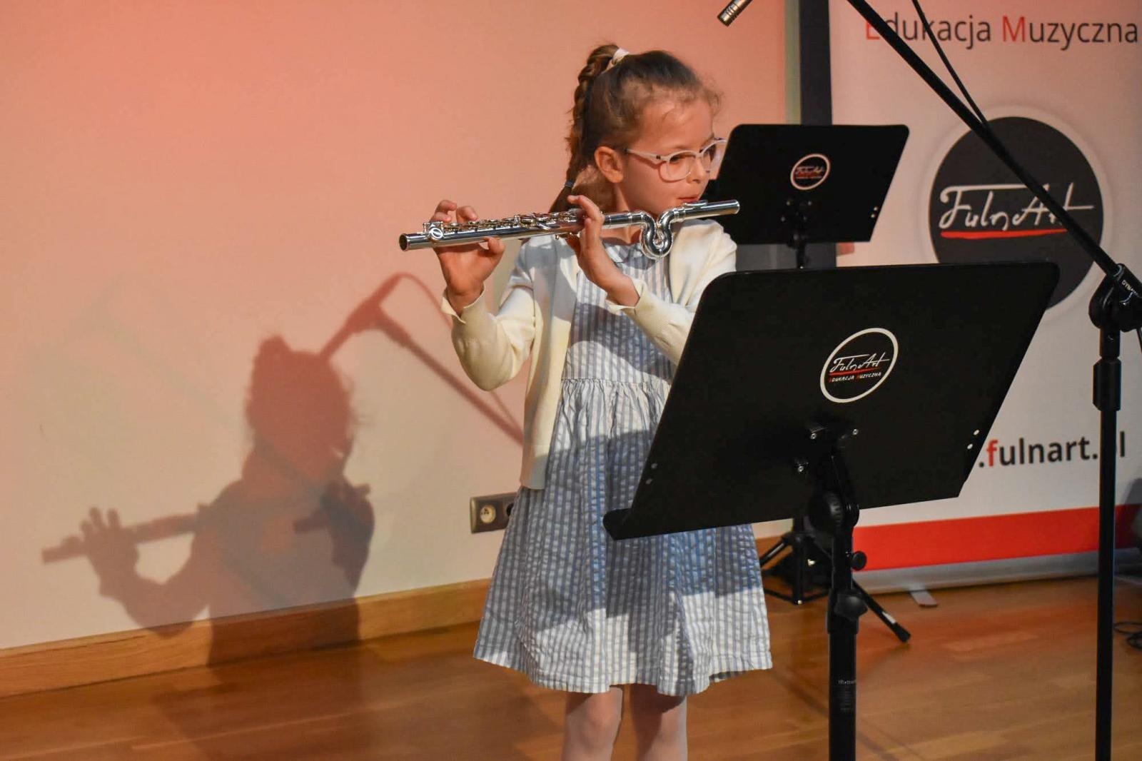 Zdjęcie w galerii na portalu naszraciborz.pl: Muzyczny wieczór pełen wzruszeń, czyli Koncert z okazji Dnia Matki na Zamku Piastowskim wiadomości z regionu