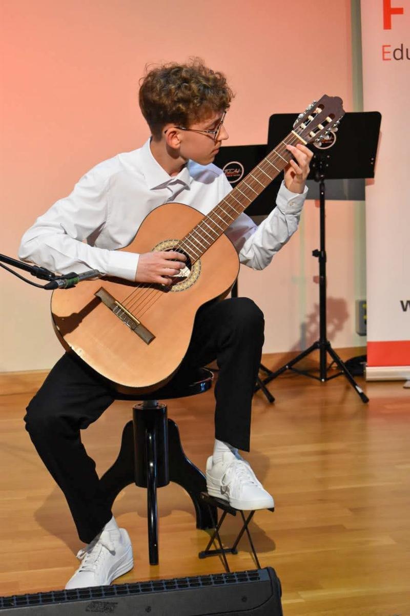 Zdjęcie w galerii na portalu naszraciborz.pl: Muzyczny wieczór pełen wzruszeń, czyli Koncert z okazji Dnia Matki na Zamku Piastowskim wiadomości z regionu