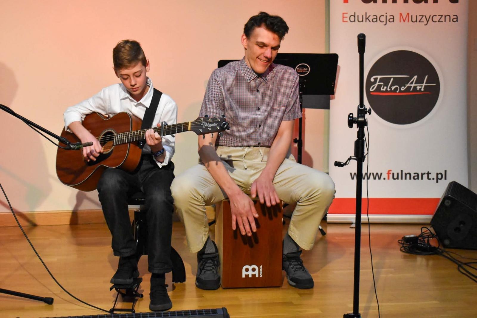 Zdjęcie w galerii na portalu naszraciborz.pl: Muzyczny wieczór pełen wzruszeń, czyli Koncert z okazji Dnia Matki na Zamku Piastowskim wiadomości z regionu