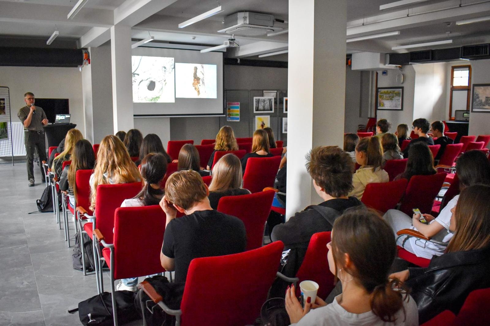 Zdjęcie w galerii na portalu naszraciborz.pl: Uczniowie Kasprowicza wzięli udział w Akademii Leśnika na Zamku Piastowskim wiadomości z regionu
