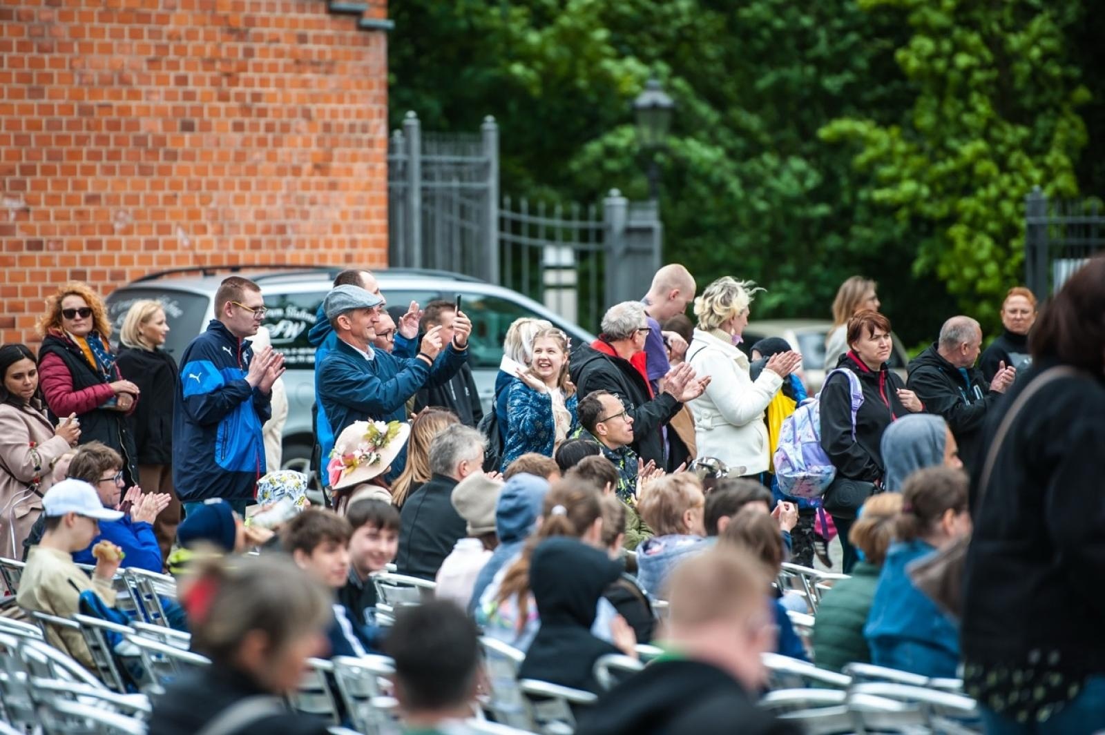 Zdjęcie w galerii na portalu naszraciborz.pl: Europejska mozaika talentów na dziedzińcu Zamku Piastowskiego [FOTO i WIDEO] wiadomości z regionu