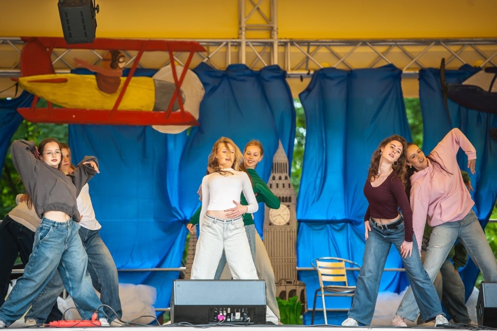 Zdjęcie w galerii na portalu naszraciborz.pl: Europejska mozaika talentów na dziedzińcu Zamku Piastowskiego [FOTO i WIDEO] wiadomości z regionu