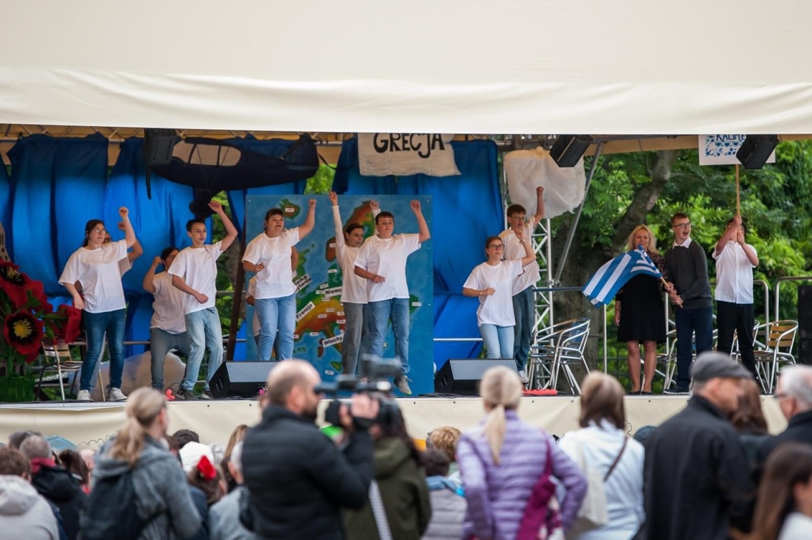 Zdjęcie w galerii na portalu naszraciborz.pl: Europejska mozaika talentów na dziedzińcu Zamku Piastowskiego [FOTO i WIDEO] wiadomości z regionu