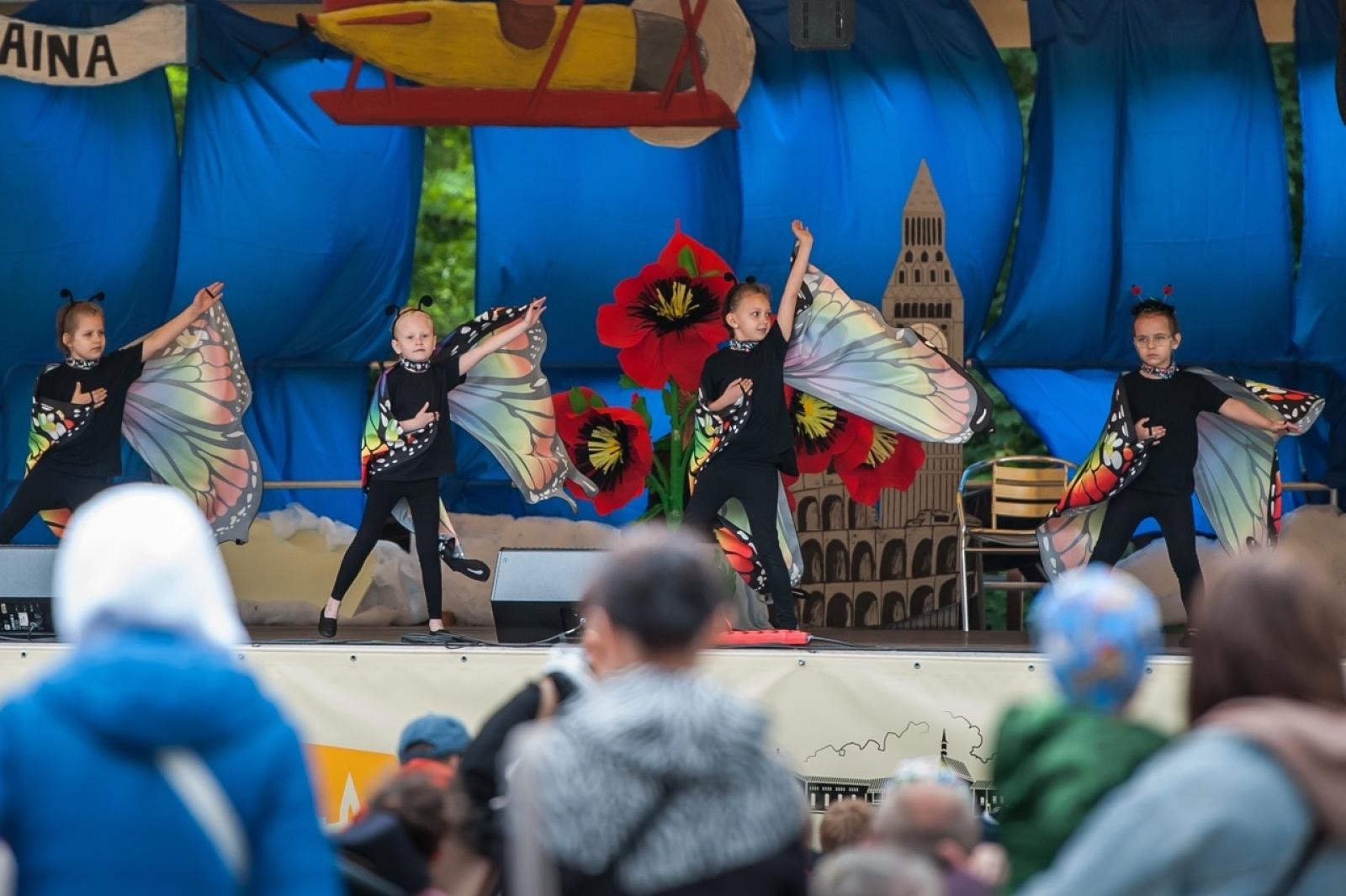 Zdjęcie w galerii na portalu naszraciborz.pl: Europejska mozaika talentów na dziedzińcu Zamku Piastowskiego [FOTO i WIDEO] wiadomości z regionu