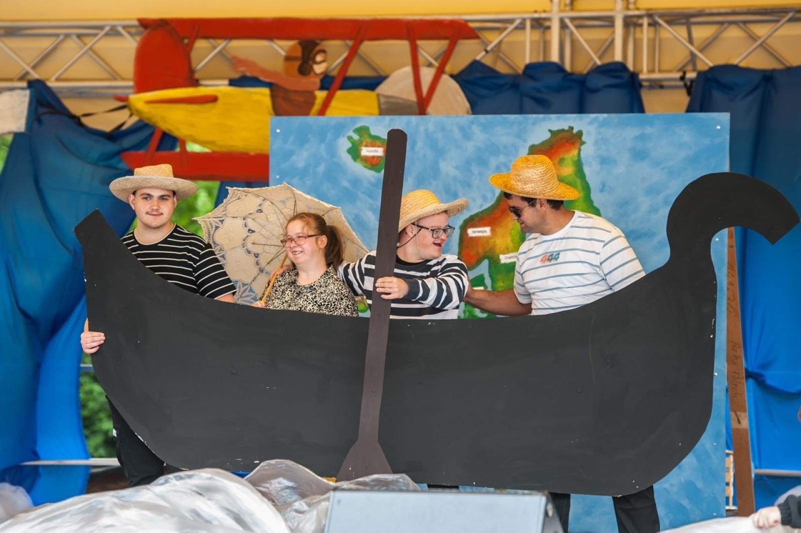 Zdjęcie w galerii na portalu naszraciborz.pl: Europejska mozaika talentów na dziedzińcu Zamku Piastowskiego [FOTO i WIDEO] wiadomości z regionu