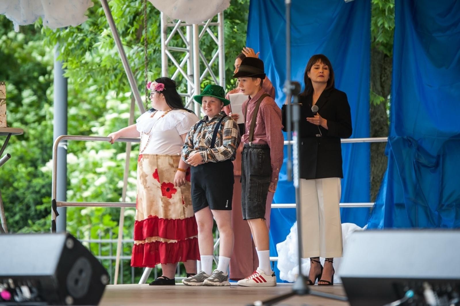 Zdjęcie w galerii na portalu naszraciborz.pl: Europejska mozaika talentów na dziedzińcu Zamku Piastowskiego [FOTO i WIDEO] wiadomości z regionu