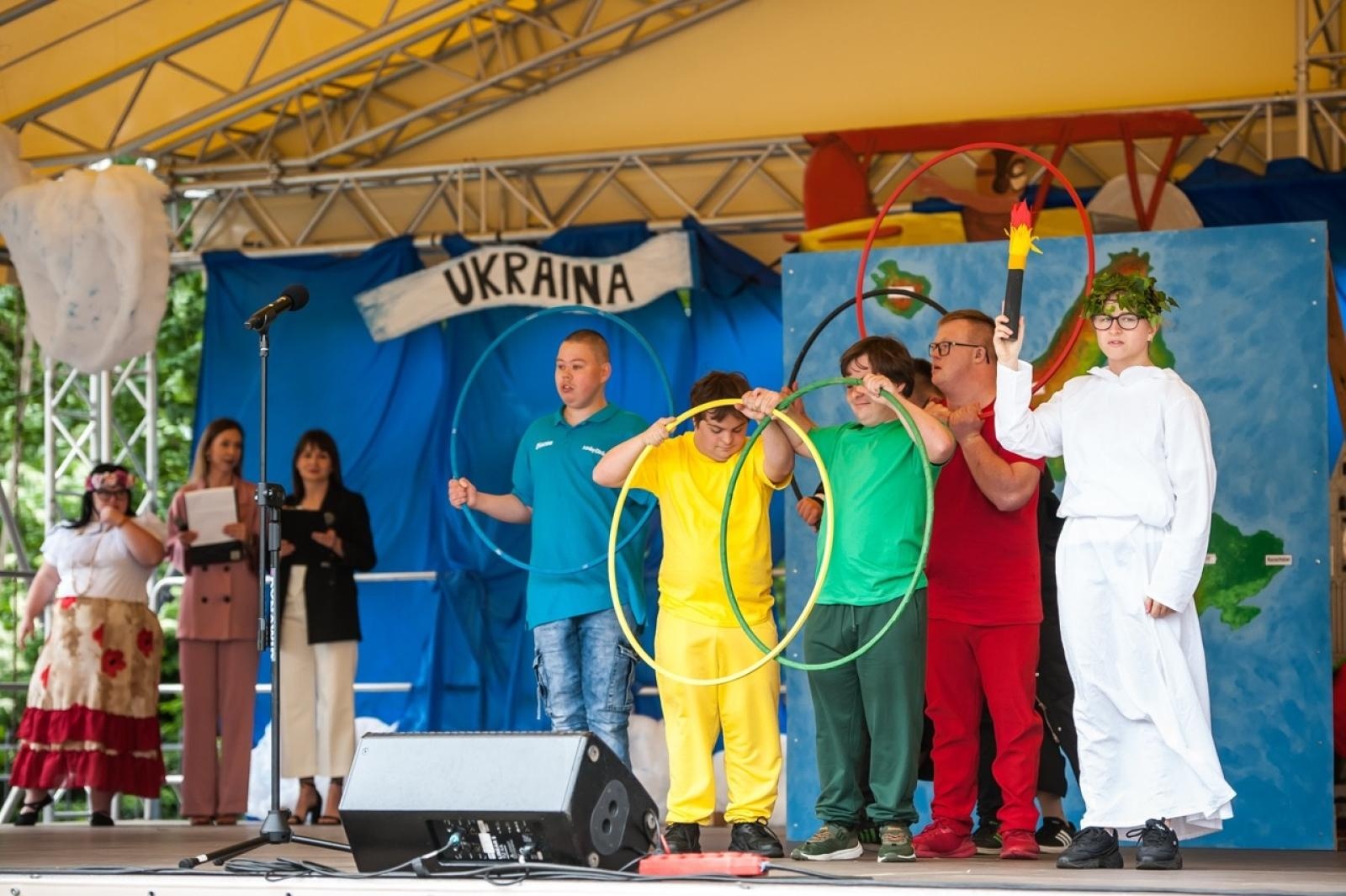 Zdjęcie w galerii na portalu naszraciborz.pl: Europejska mozaika talentów na dziedzińcu Zamku Piastowskiego [FOTO i WIDEO] wiadomości z regionu