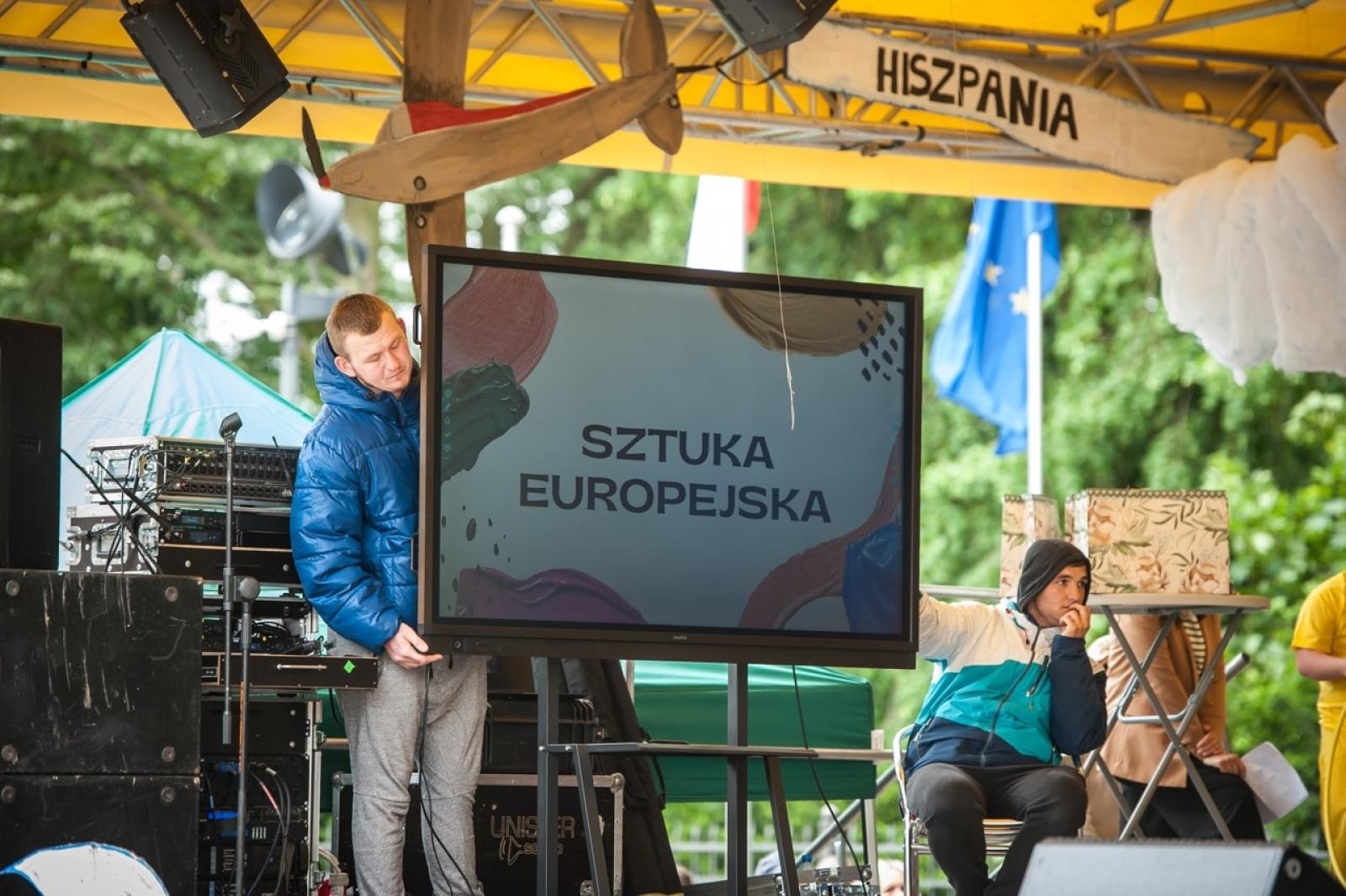 Zdjęcie w galerii na portalu naszraciborz.pl: Europejska mozaika talentów na dziedzińcu Zamku Piastowskiego [FOTO i WIDEO] wiadomości z regionu