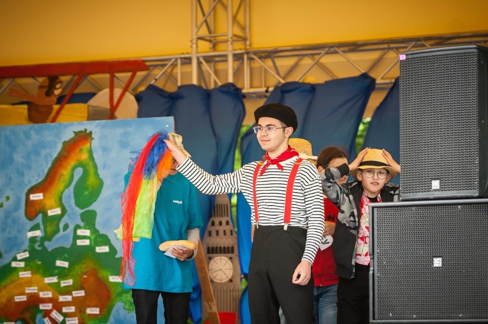 Zdjęcie w galerii na portalu naszraciborz.pl: Europejska mozaika talentów na dziedzińcu Zamku Piastowskiego [FOTO i WIDEO] wiadomości z regionu