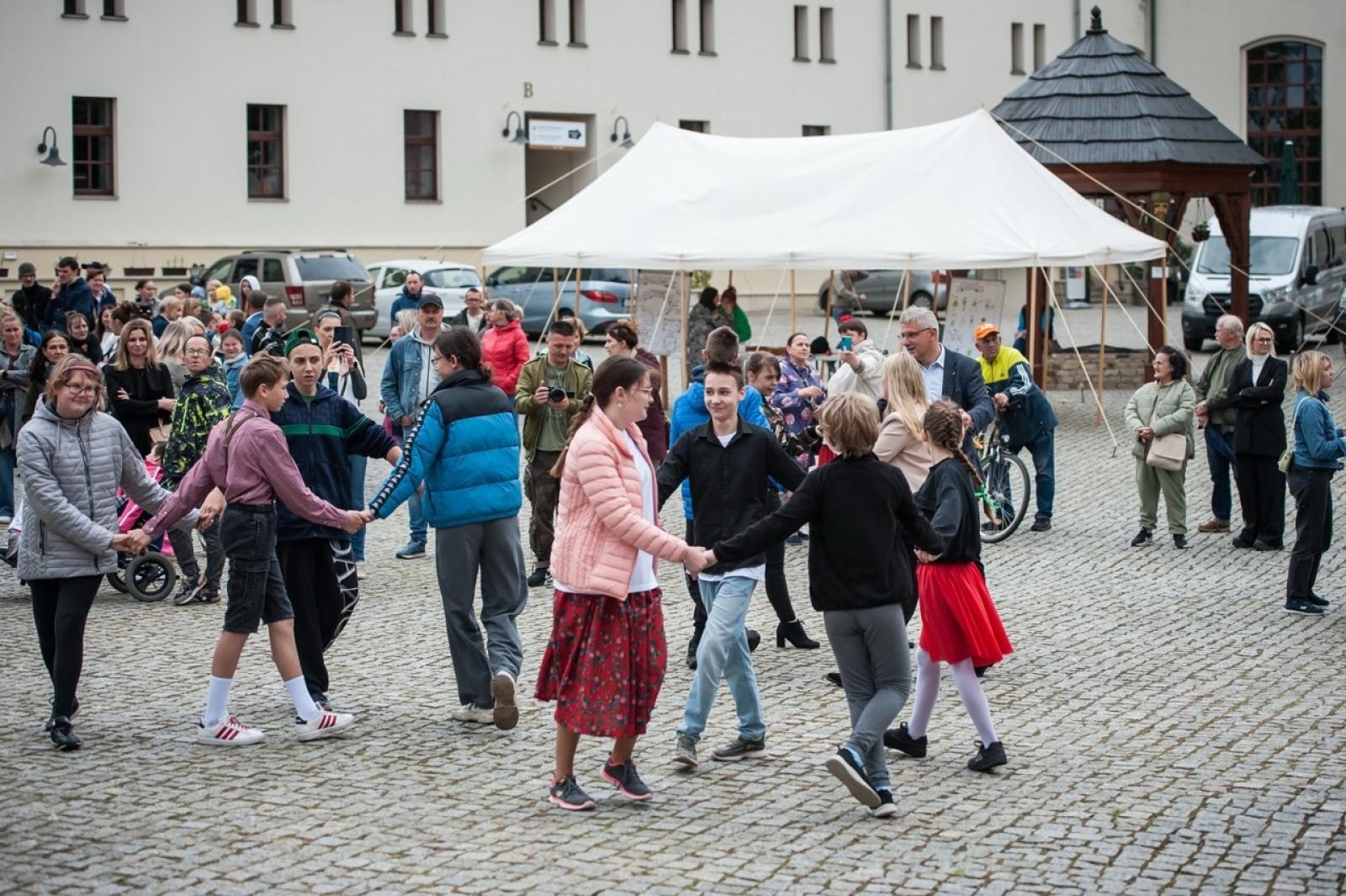 Zdjęcie w galerii na portalu naszraciborz.pl: Europejska mozaika talentów na dziedzińcu Zamku Piastowskiego [FOTO i WIDEO] wiadomości z regionu