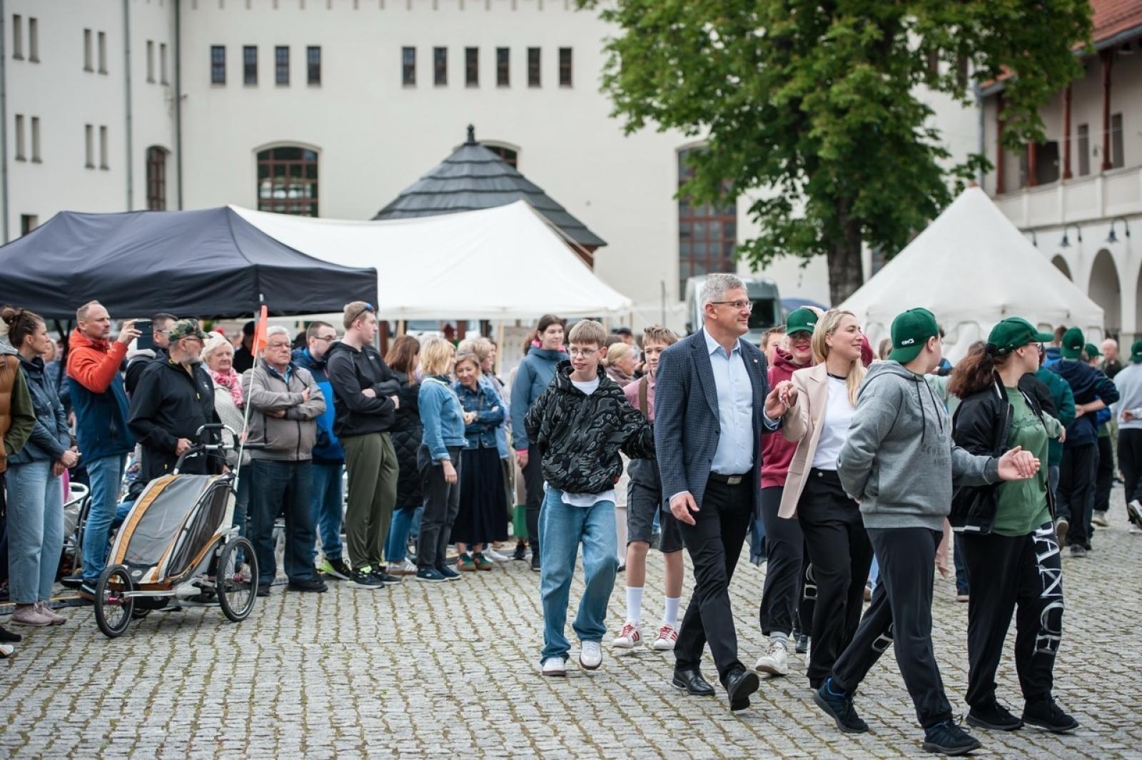 Zdjęcie w galerii na portalu naszraciborz.pl: Europejska mozaika talentów na dziedzińcu Zamku Piastowskiego [FOTO i WIDEO] wiadomości z regionu