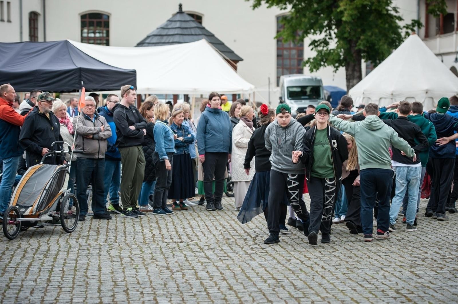 Zdjęcie w galerii na portalu naszraciborz.pl: Europejska mozaika talentów na dziedzińcu Zamku Piastowskiego [FOTO i WIDEO] wiadomości z regionu