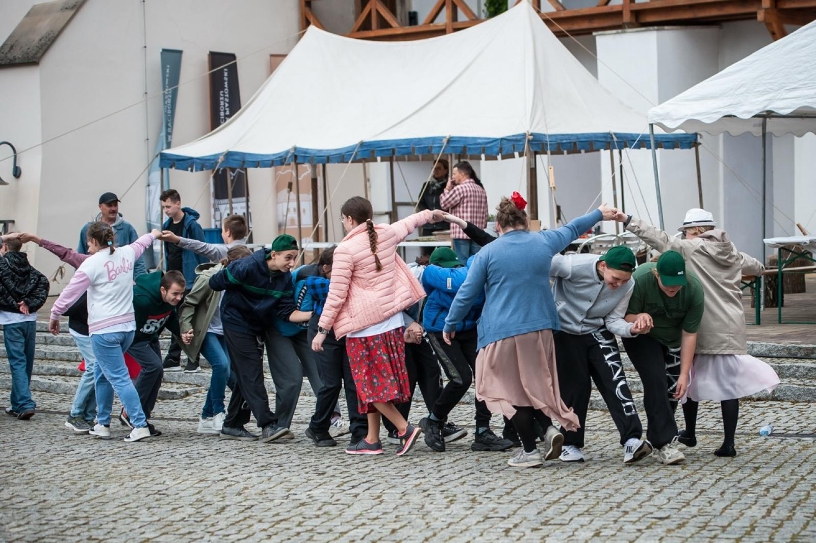 Zdjęcie w galerii na portalu naszraciborz.pl: Europejska mozaika talentów na dziedzińcu Zamku Piastowskiego [FOTO i WIDEO] wiadomości z regionu