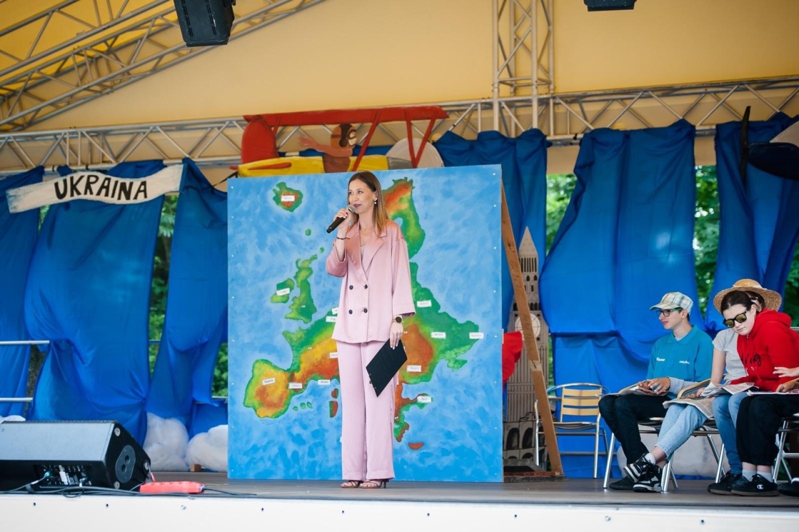 Zdjęcie w galerii na portalu naszraciborz.pl: Europejska mozaika talentów na dziedzińcu Zamku Piastowskiego [FOTO i WIDEO] wiadomości z regionu