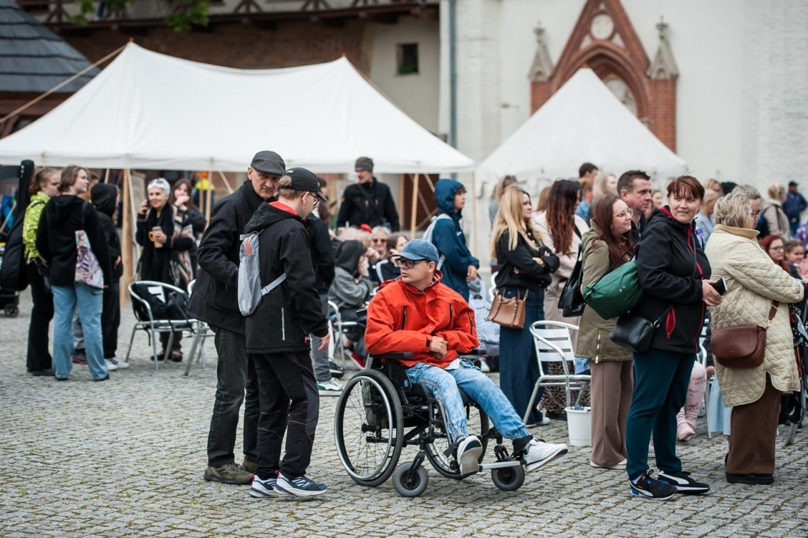 Zdjęcie w galerii na portalu naszraciborz.pl: Europejska mozaika talentów na dziedzińcu Zamku Piastowskiego [FOTO i WIDEO] wiadomości z regionu