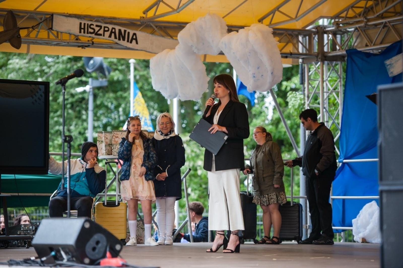 Zdjęcie w galerii na portalu naszraciborz.pl: Europejska mozaika talentów na dziedzińcu Zamku Piastowskiego [FOTO i WIDEO] wiadomości z regionu