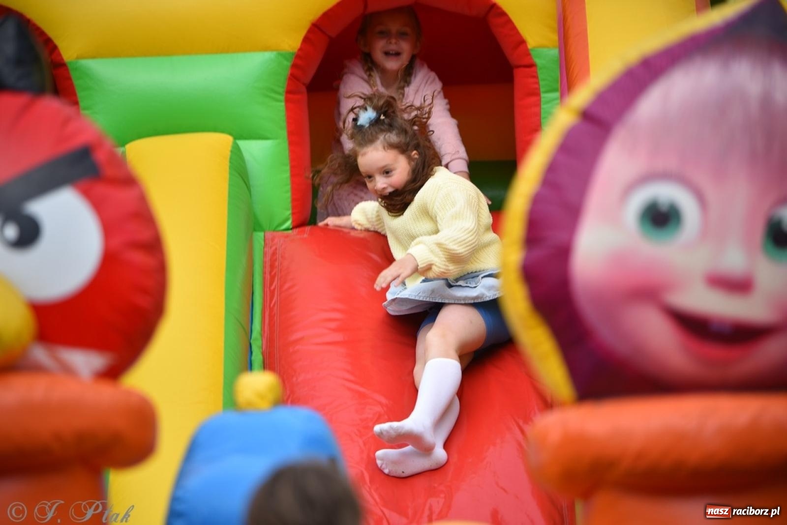 Zdjęcie w galerii na portalu naszraciborz.pl: Rodzinna atmosfera na festynie Przedszkola nr 13 w Raciborzu [FOTO i WIDEO] wiadomości z regionu