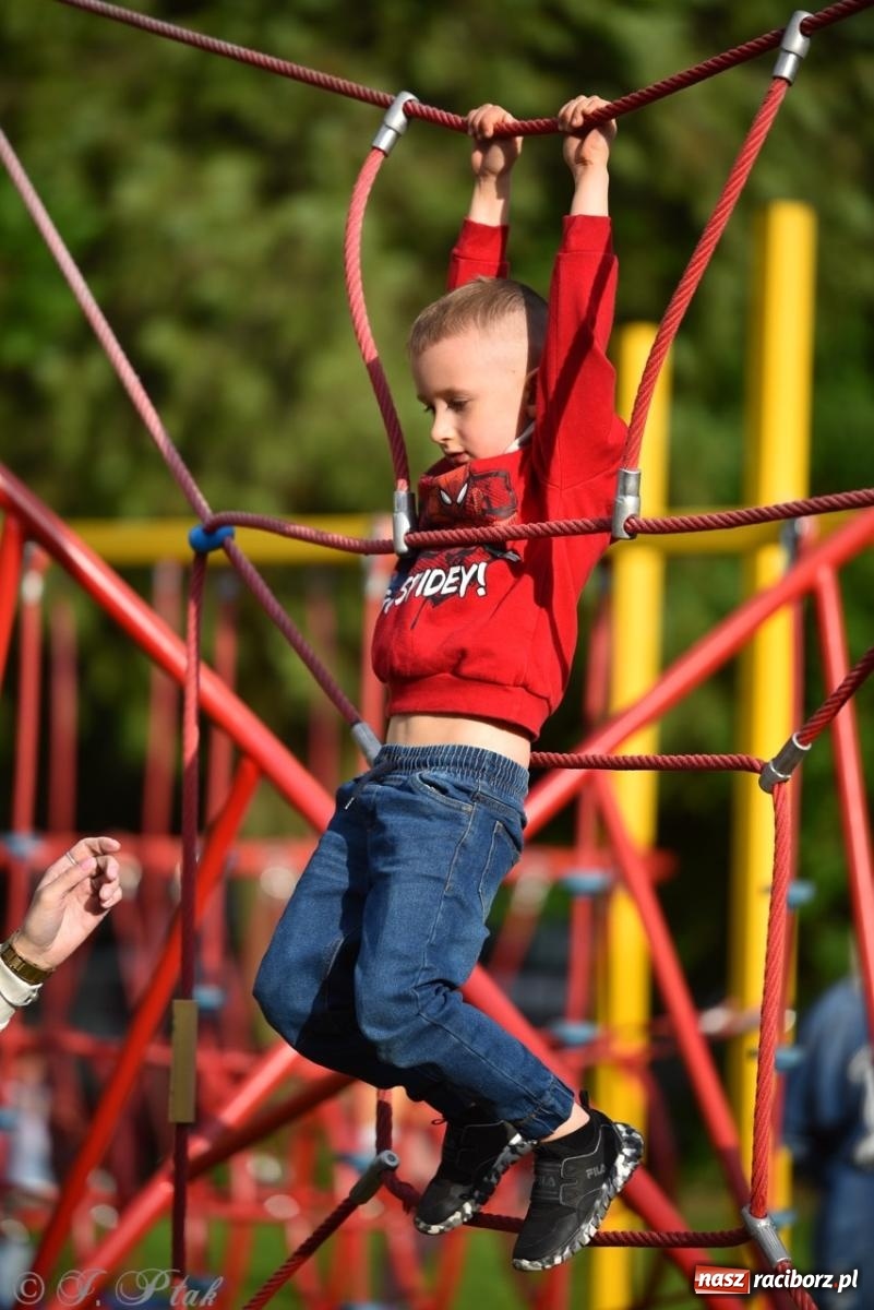 Zdjęcie w galerii na portalu naszraciborz.pl: Rodzinna atmosfera na festynie Przedszkola nr 13 w Raciborzu [FOTO i WIDEO] wiadomości z regionu