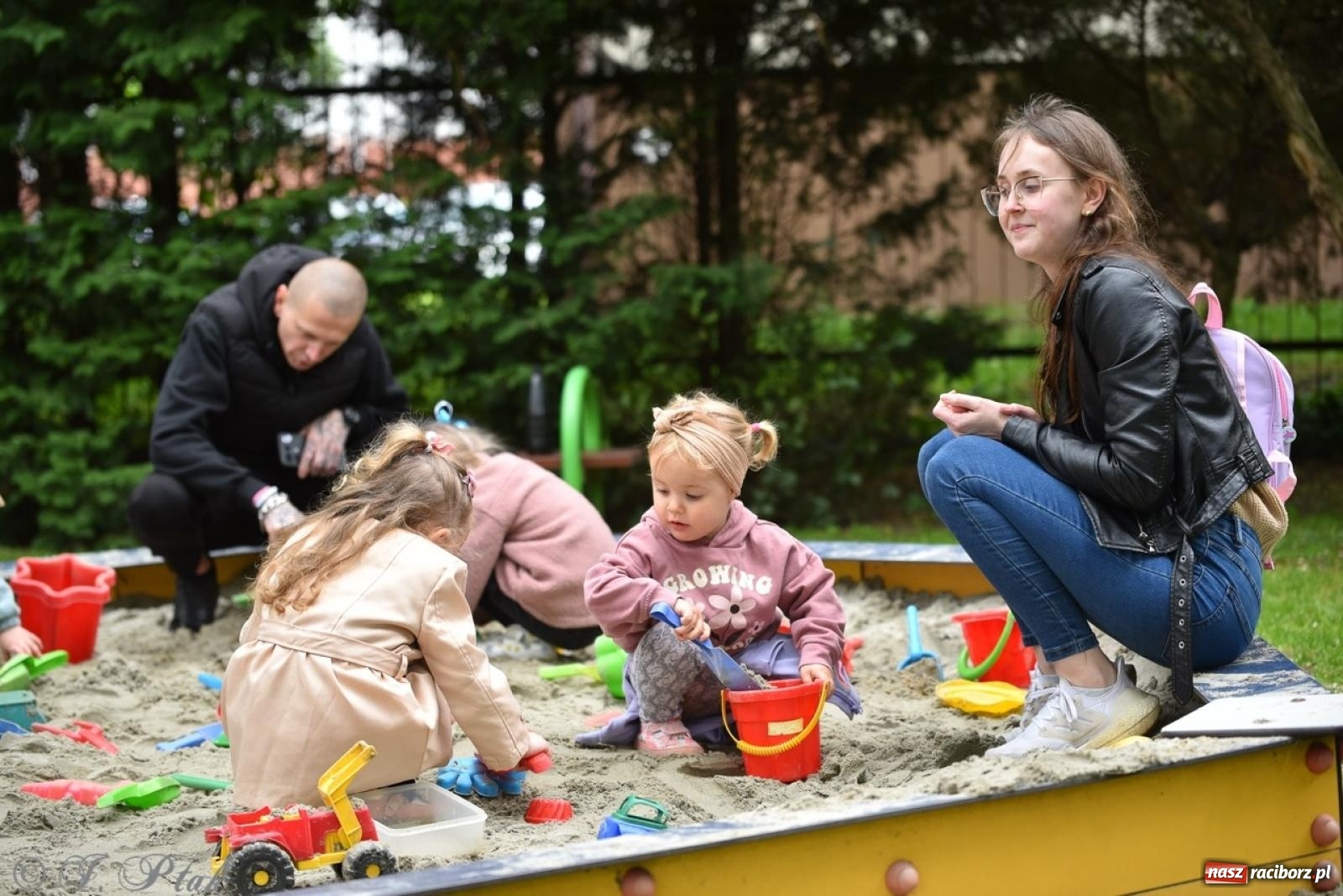 Zdjęcie w galerii na portalu naszraciborz.pl: Rodzinna atmosfera na festynie Przedszkola nr 13 w Raciborzu [FOTO i WIDEO] wiadomości z regionu