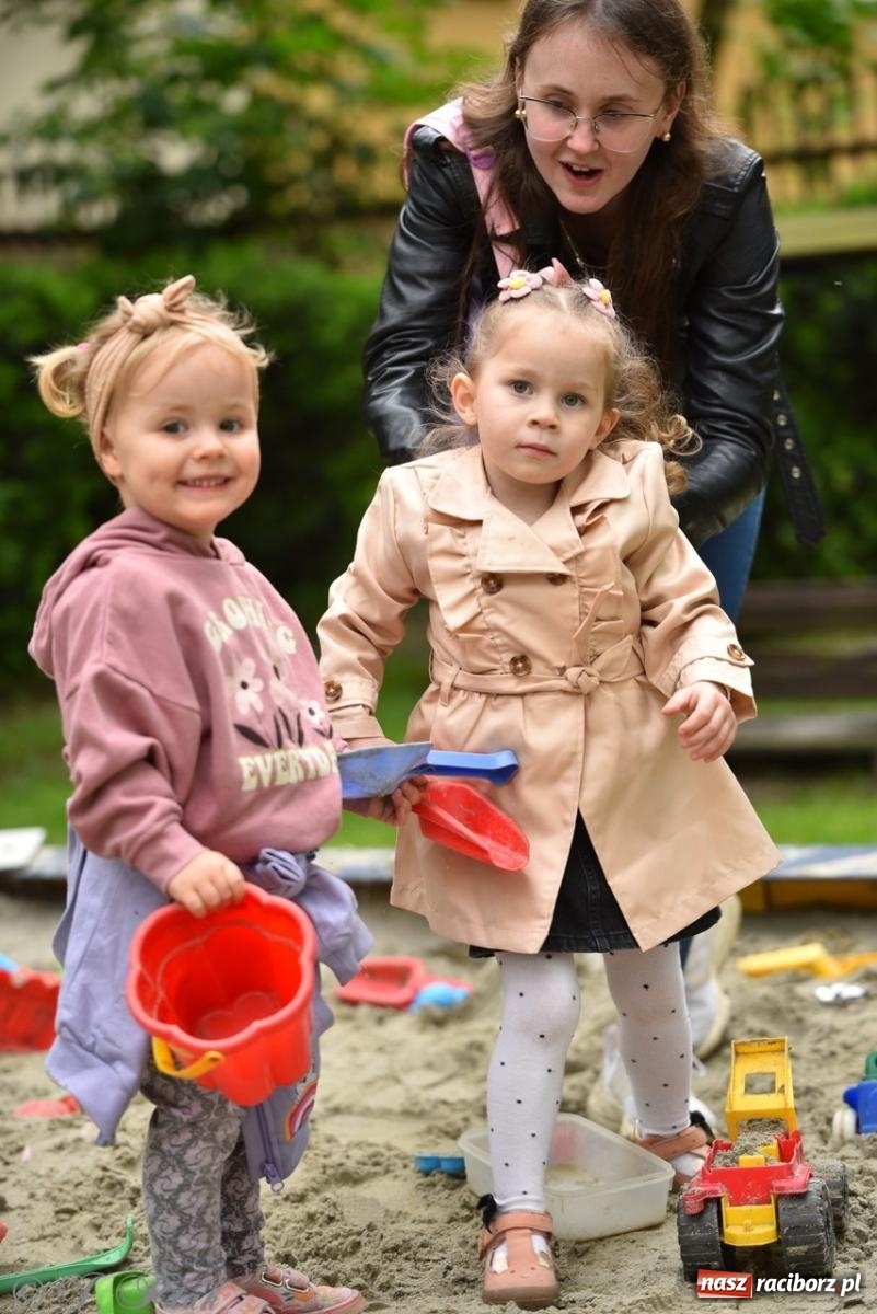 Zdjęcie w galerii na portalu naszraciborz.pl: Rodzinna atmosfera na festynie Przedszkola nr 13 w Raciborzu [FOTO i WIDEO] wiadomości z regionu