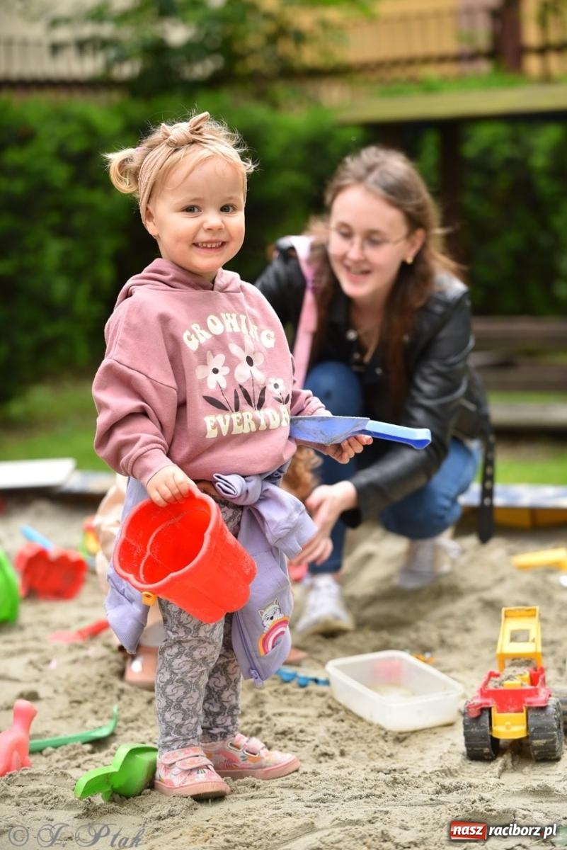 Zdjęcie w galerii na portalu naszraciborz.pl: Rodzinna atmosfera na festynie Przedszkola nr 13 w Raciborzu [FOTO i WIDEO] wiadomości z regionu