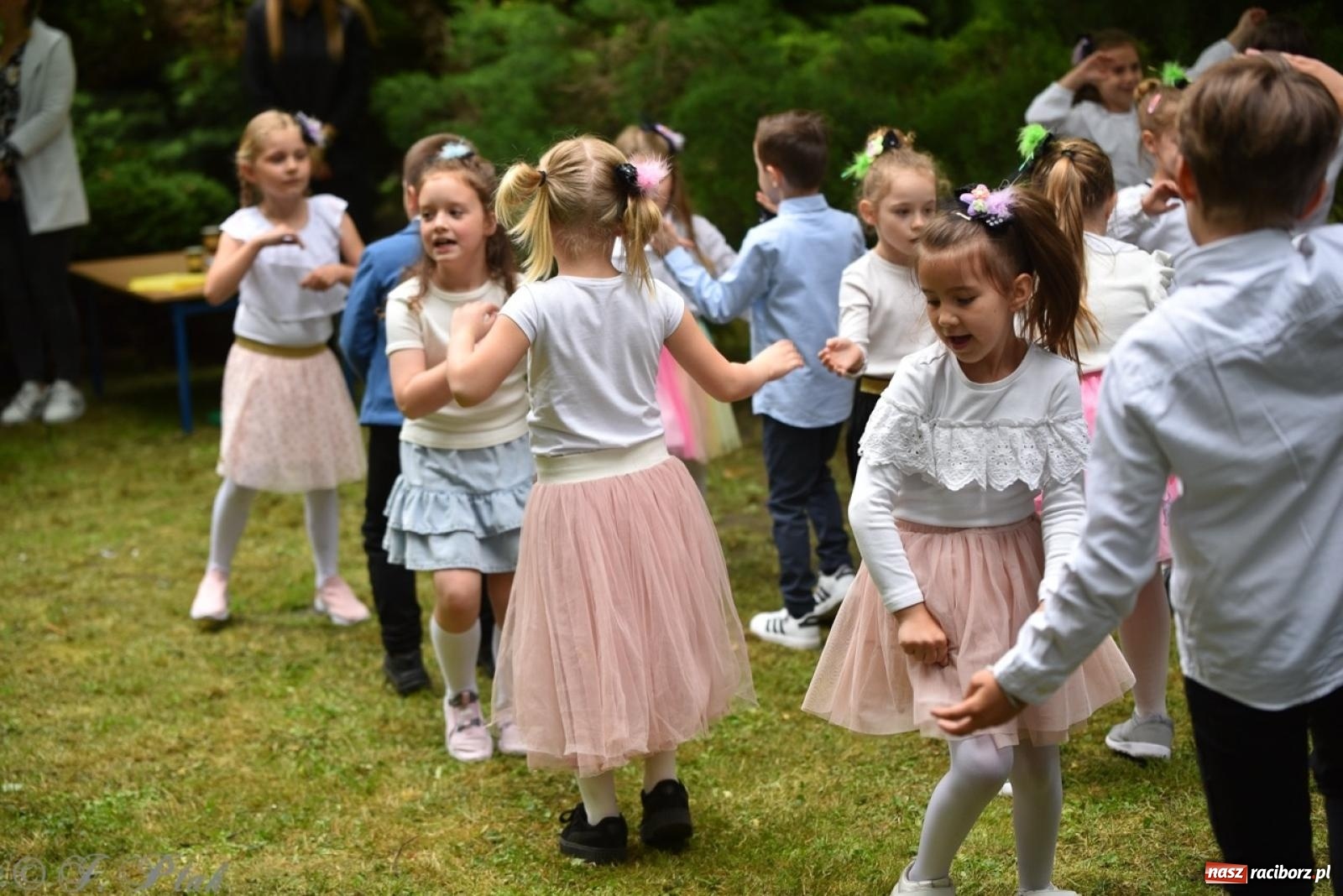 Zdjęcie w galerii na portalu naszraciborz.pl: Rodzinna atmosfera na festynie Przedszkola nr 13 w Raciborzu [FOTO i WIDEO] wiadomości z regionu