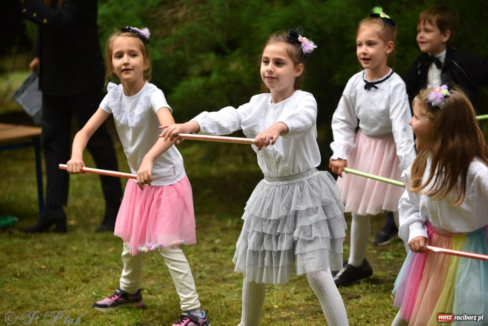 Zdjęcie w galerii na portalu naszraciborz.pl: Rodzinna atmosfera na festynie Przedszkola nr 13 w Raciborzu [FOTO i WIDEO] wiadomości z regionu