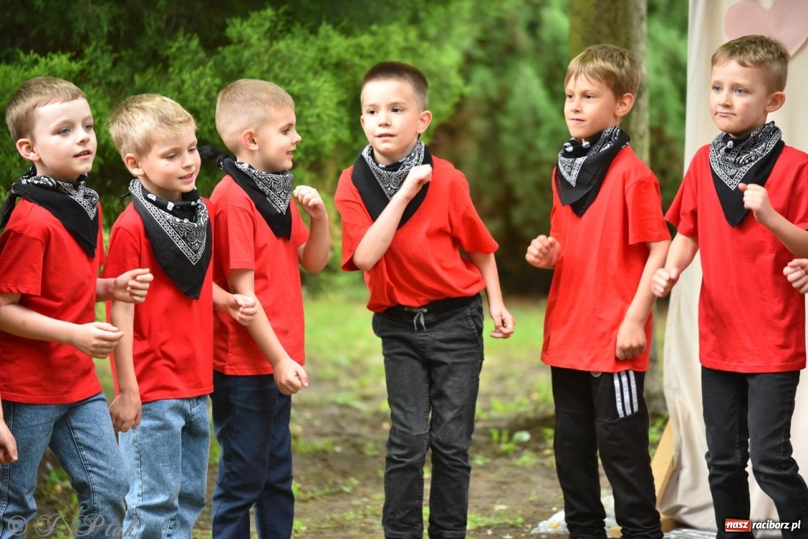 Zdjęcie w galerii na portalu naszraciborz.pl: Rodzinna atmosfera na festynie Przedszkola nr 13 w Raciborzu [FOTO i WIDEO] wiadomości z regionu