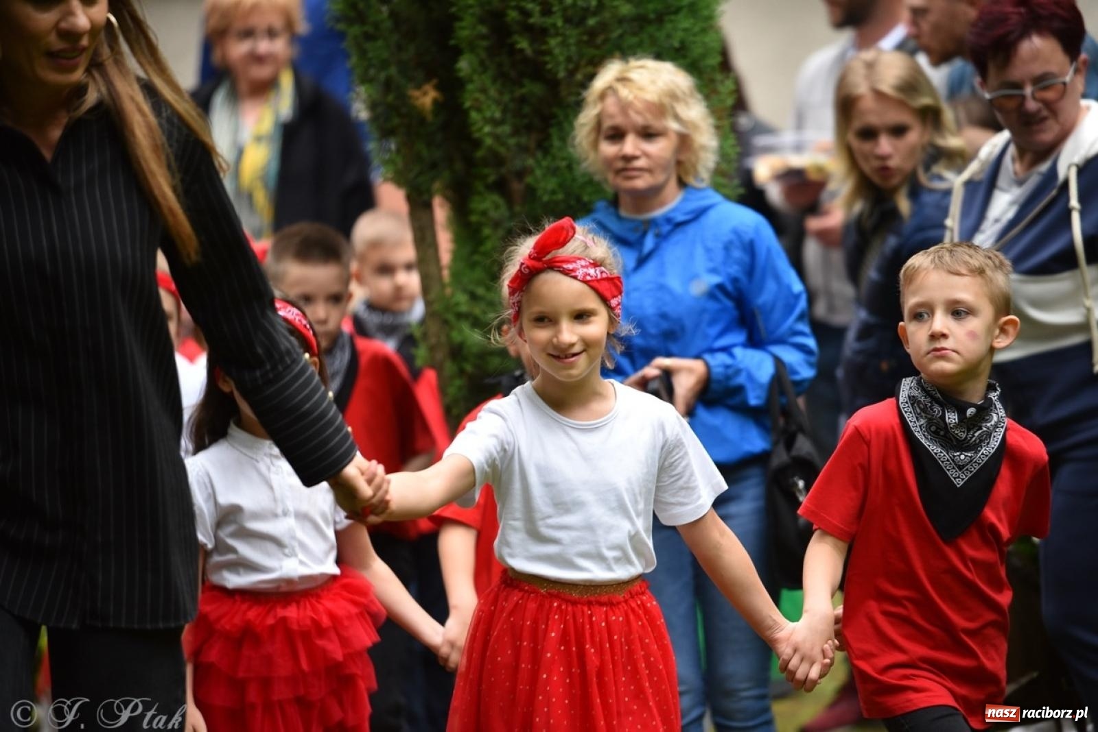 Zdjęcie w galerii na portalu naszraciborz.pl: Rodzinna atmosfera na festynie Przedszkola nr 13 w Raciborzu [FOTO i WIDEO] wiadomości z regionu