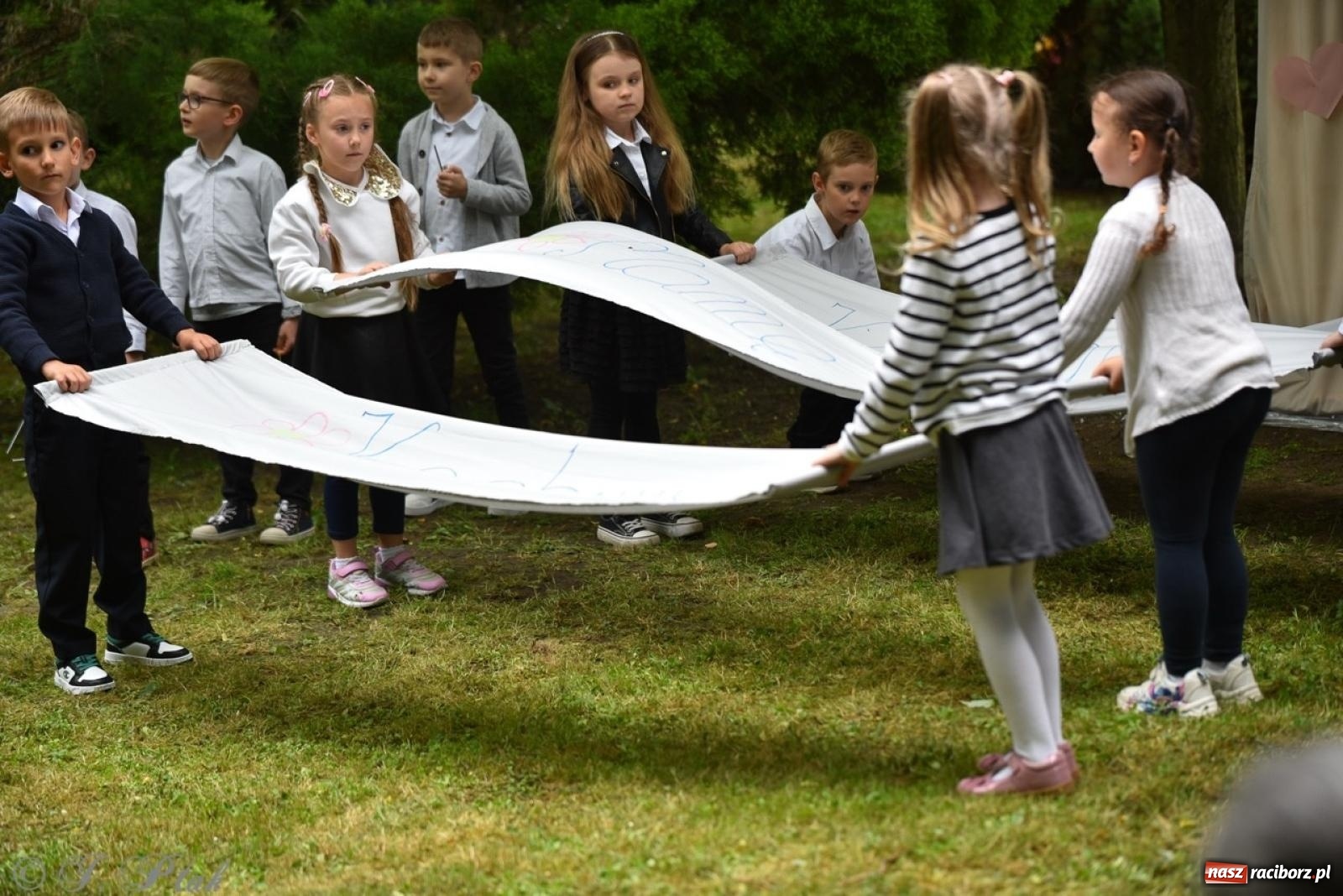 Zdjęcie w galerii na portalu naszraciborz.pl: Rodzinna atmosfera na festynie Przedszkola nr 13 w Raciborzu [FOTO i WIDEO] wiadomości z regionu