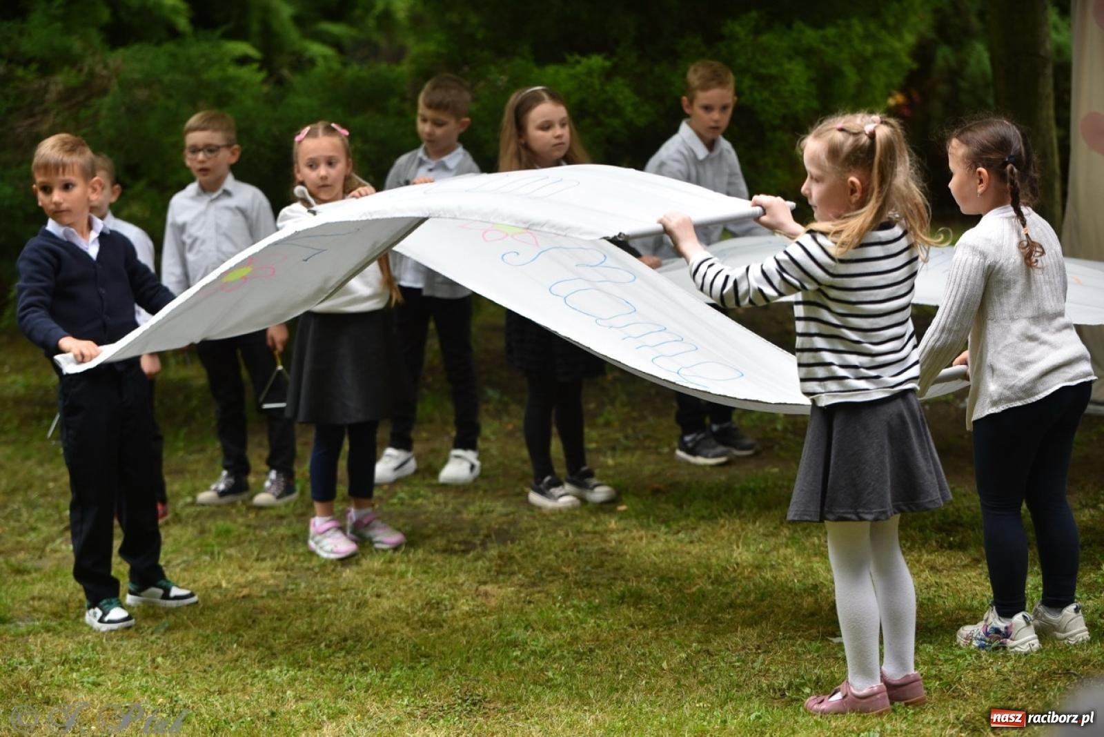 Zdjęcie w galerii na portalu naszraciborz.pl: Rodzinna atmosfera na festynie Przedszkola nr 13 w Raciborzu [FOTO i WIDEO] wiadomości z regionu
