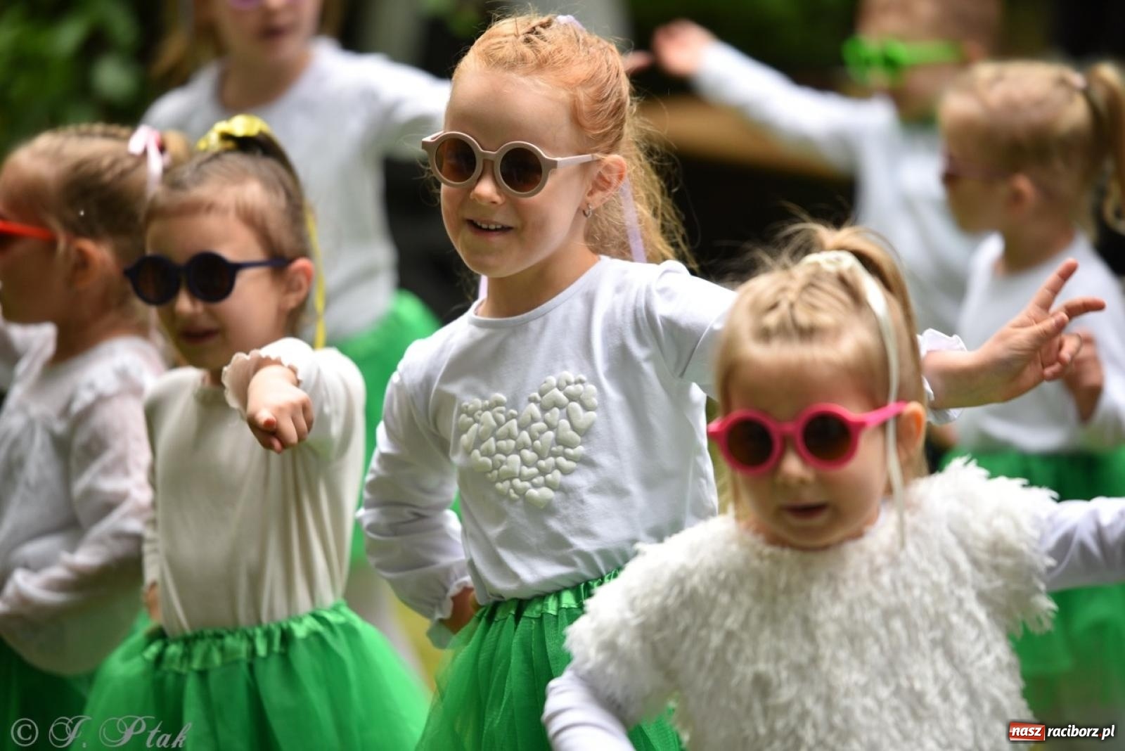 Zdjęcie w galerii na portalu naszraciborz.pl: Rodzinna atmosfera na festynie Przedszkola nr 13 w Raciborzu [FOTO i WIDEO] wiadomości z regionu