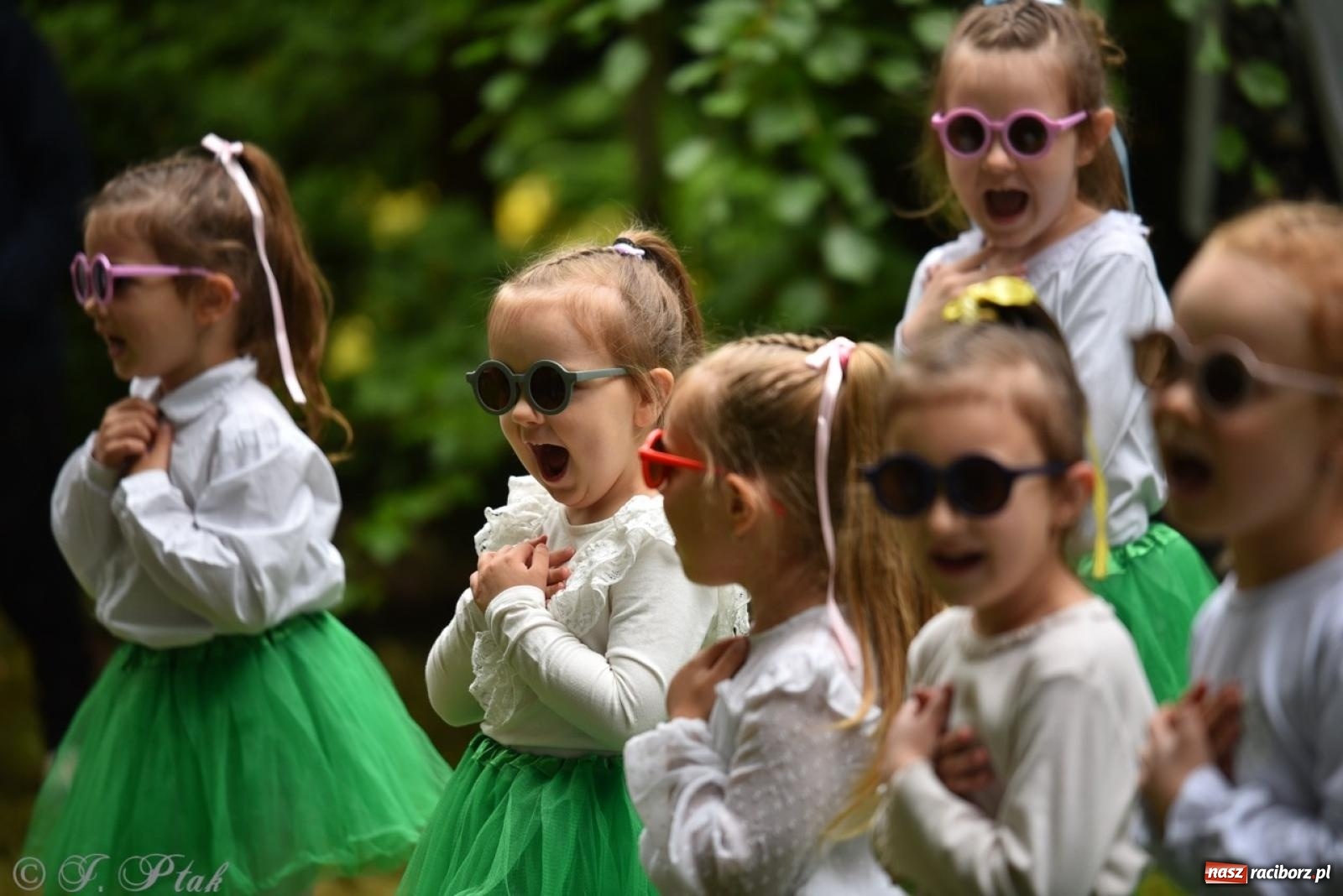 Zdjęcie w galerii na portalu naszraciborz.pl: Rodzinna atmosfera na festynie Przedszkola nr 13 w Raciborzu [FOTO i WIDEO] wiadomości z regionu