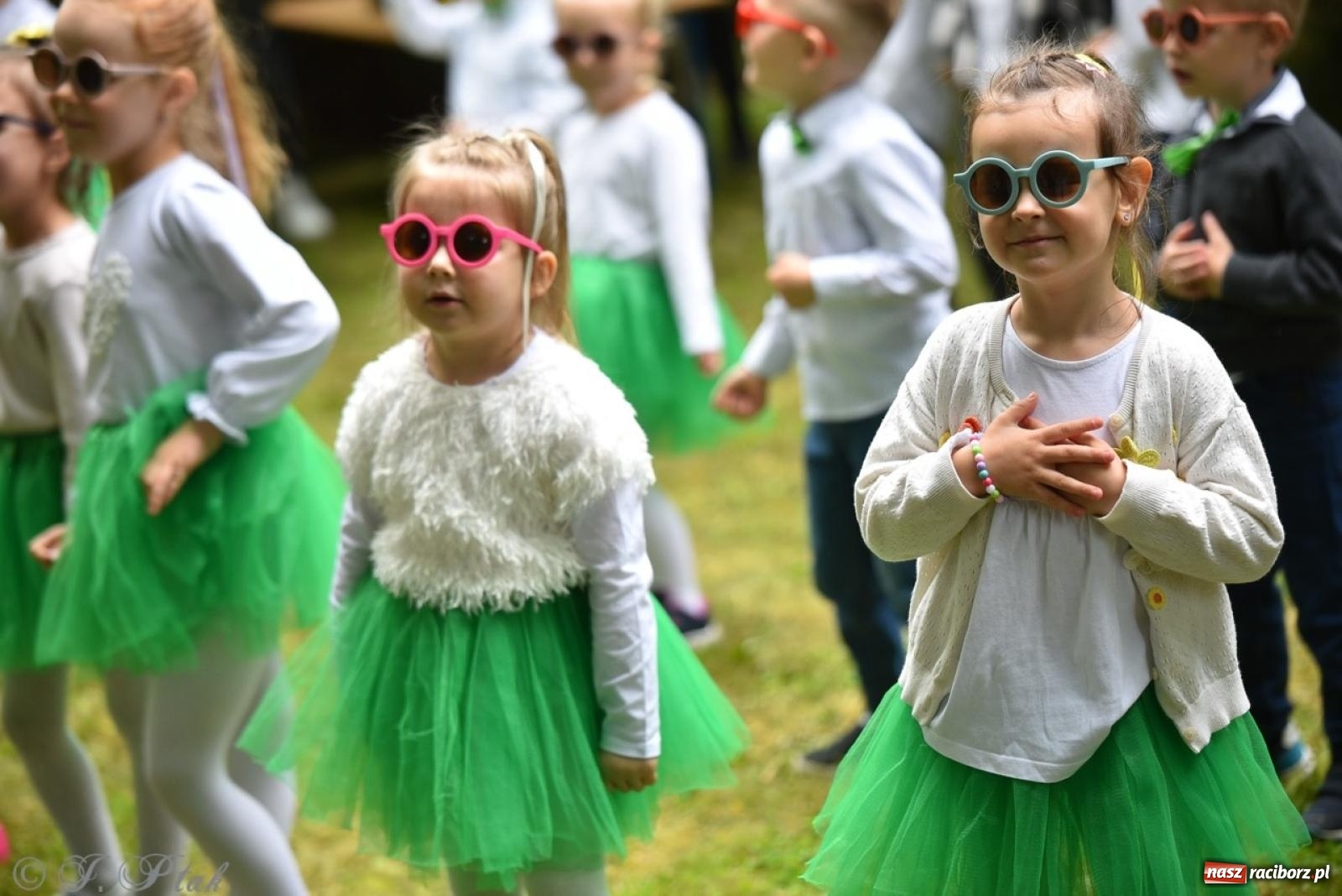 Zdjęcie w galerii na portalu naszraciborz.pl: Rodzinna atmosfera na festynie Przedszkola nr 13 w Raciborzu [FOTO i WIDEO] wiadomości z regionu